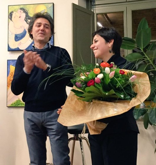 Fabrizio Stecca, il padrone di casa. e Sara Merlino, la gallerista