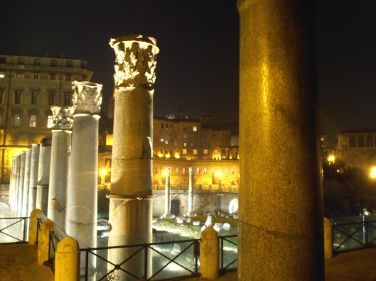 Roma, 20 dicembre 2015. Illuminazione notturna del Foro di Traiano